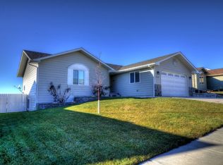 1115 Summerfield Dr, Rapid City, SD 57703