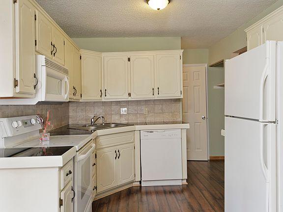5th image of 802 Southview Dr