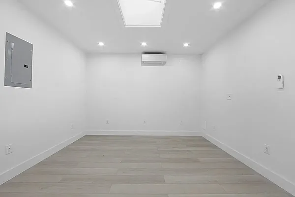 Rented by TorsX Inc | media 9