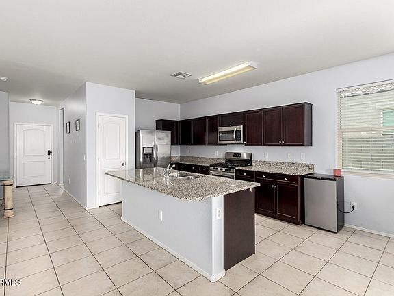 5th image of 31009 W FAIRMOUNT Avenue