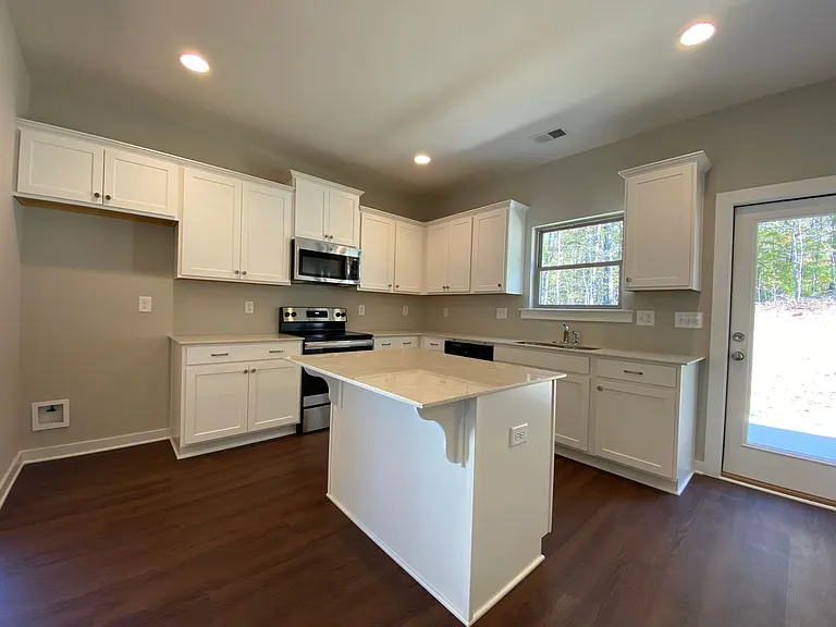7937 Saint James Dr — Photo 3