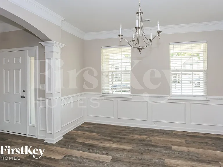 140 Kingston Dr — Photo 5