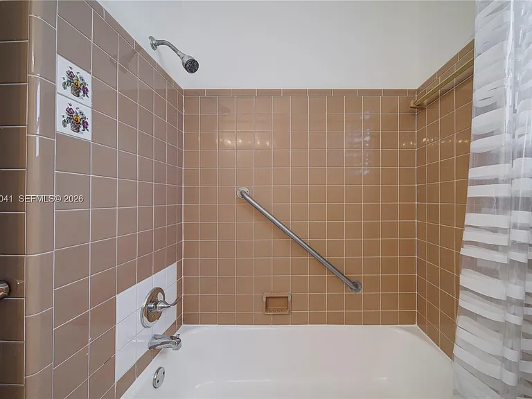 2855 NE 30th St #B — Photo 17