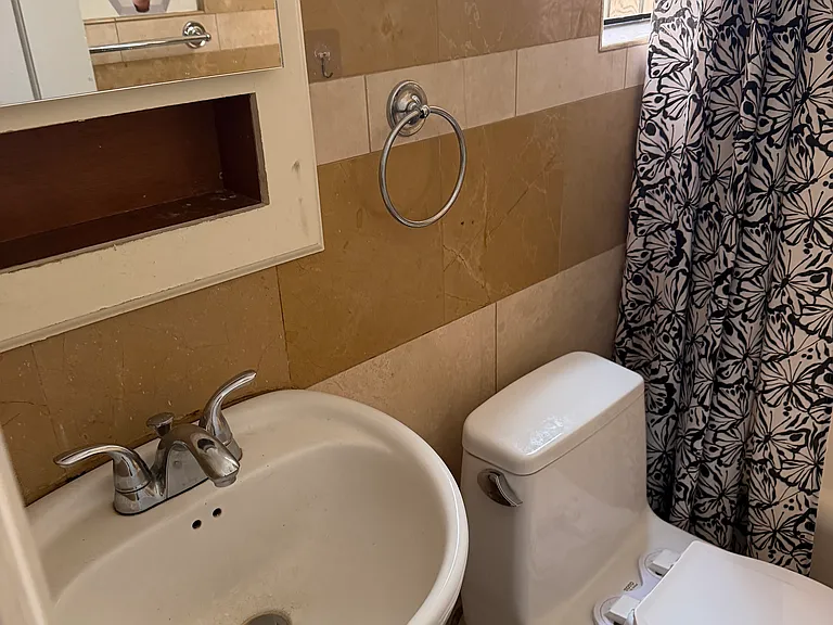 686 Valencia St #3 — Photo 8