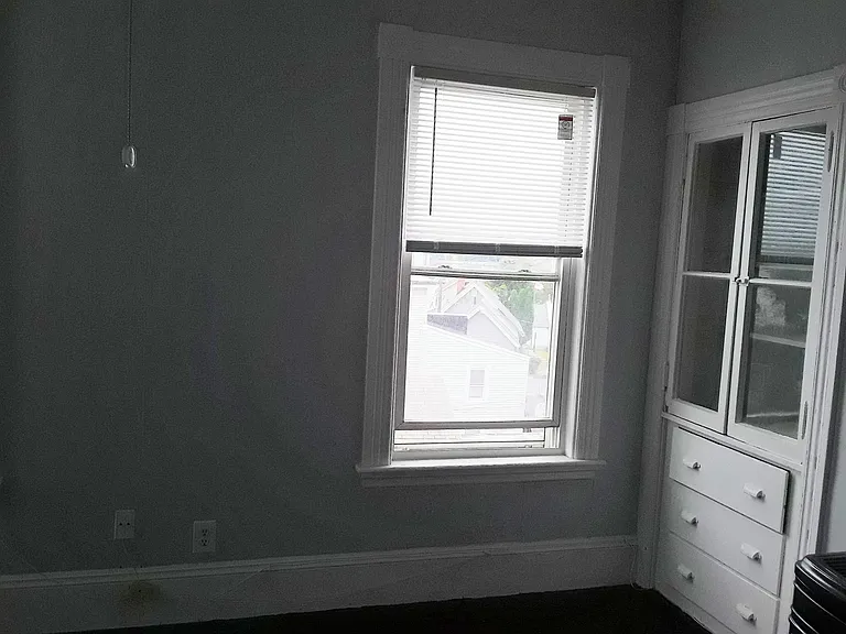 3-107-109 Endicott St #3 — Photo 4