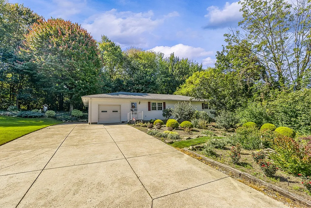 4624 Covert Cir photo 1