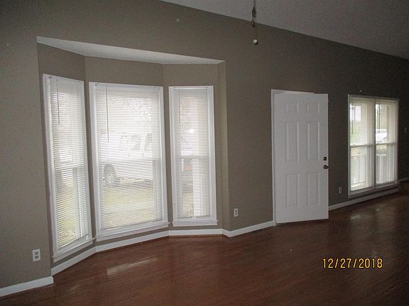 5th image of 750 Acorn Dr
