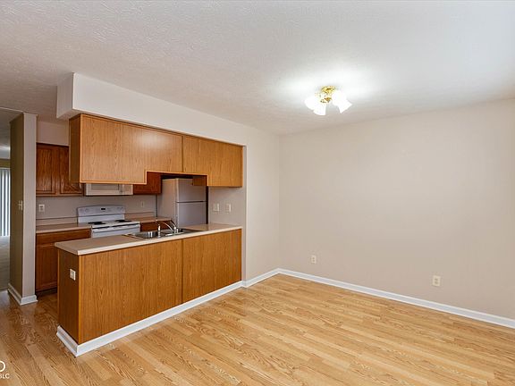 4th image of 1996 Acorn Rd