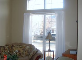 12583 Meadow Cir, Lake Bluff, IL 60044