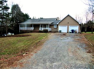 198 Ginny Ln, Advance, NC 27006