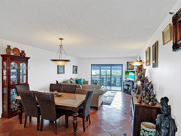 4th image of 2215 N Cypress Island Dr #808