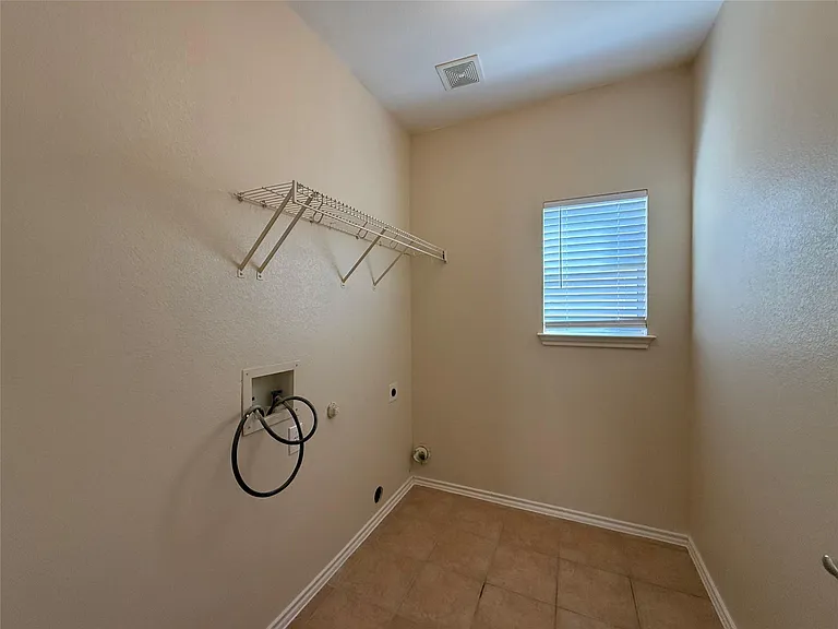 11606 Hereford St — Photo 9