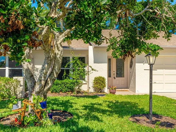 4172 Oakhurst Cir W, Sarasota, FL 34233