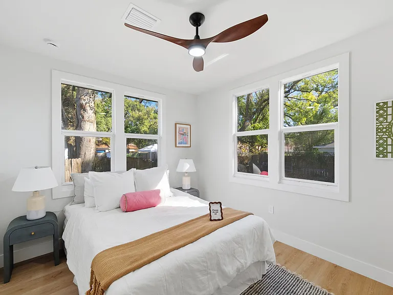 309 E Selma Ave — Photo 11