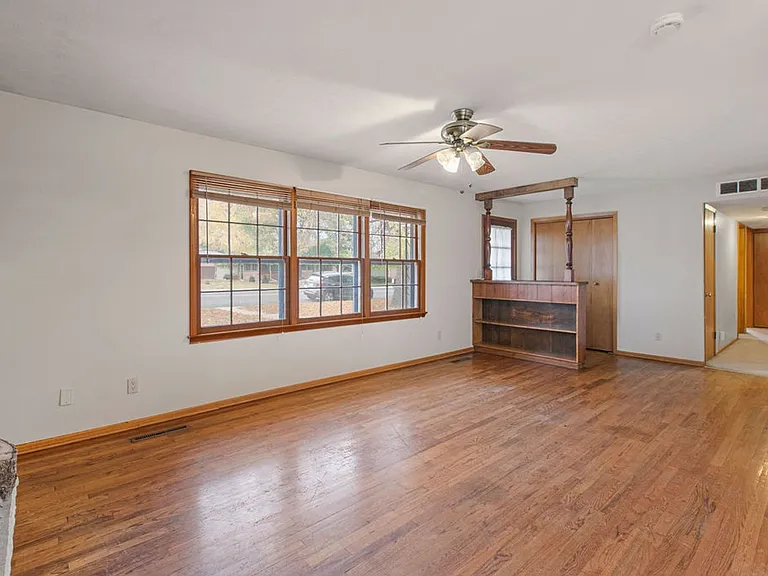 2524 Mathews St — Photo 7