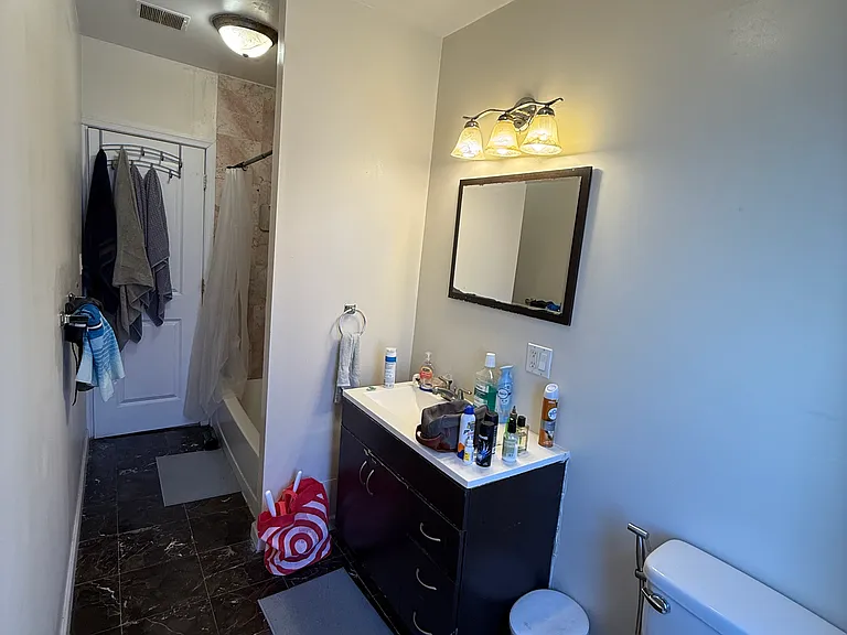 438 N 34th St #2F — Photo 10