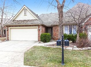 9305 E Bent Tree Cir, Wichita, KS 67226