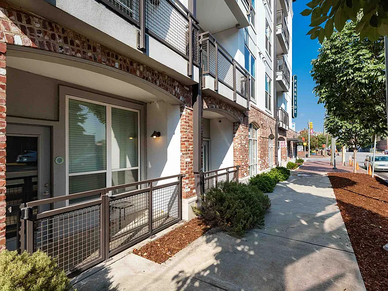 Parkside Apartments — Photo 36