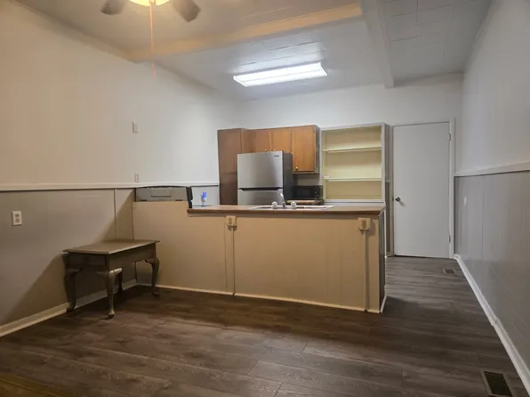 408 Neosho St #7, Burlington, KS 66839