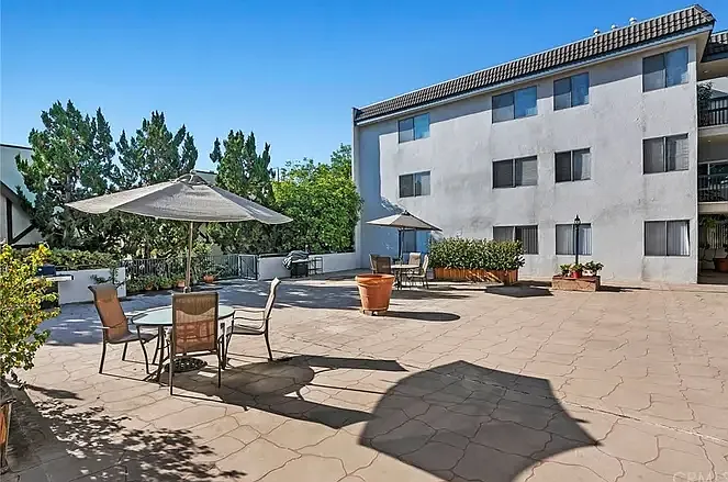 497 El Molino Ave #204 — Photo 24