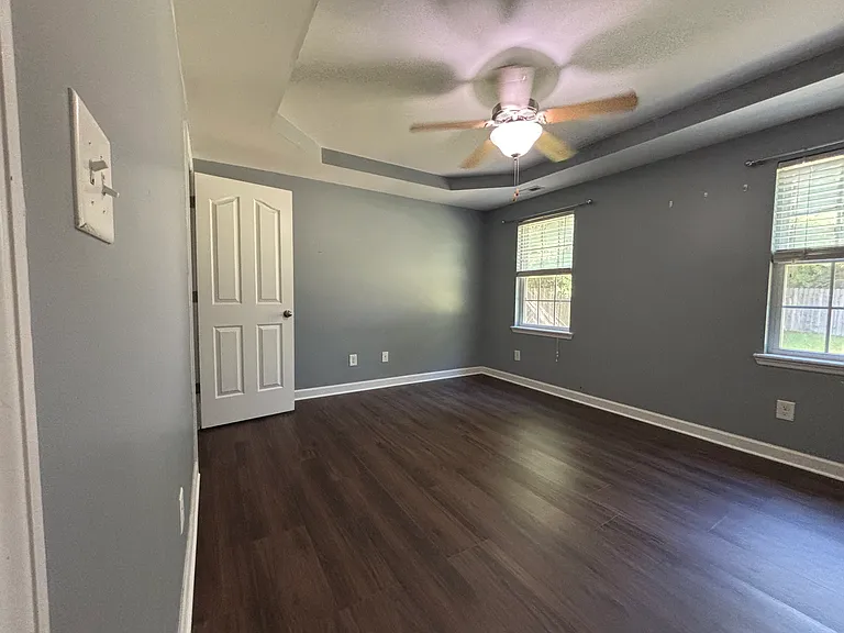 213 Molly Ct — Photo 7