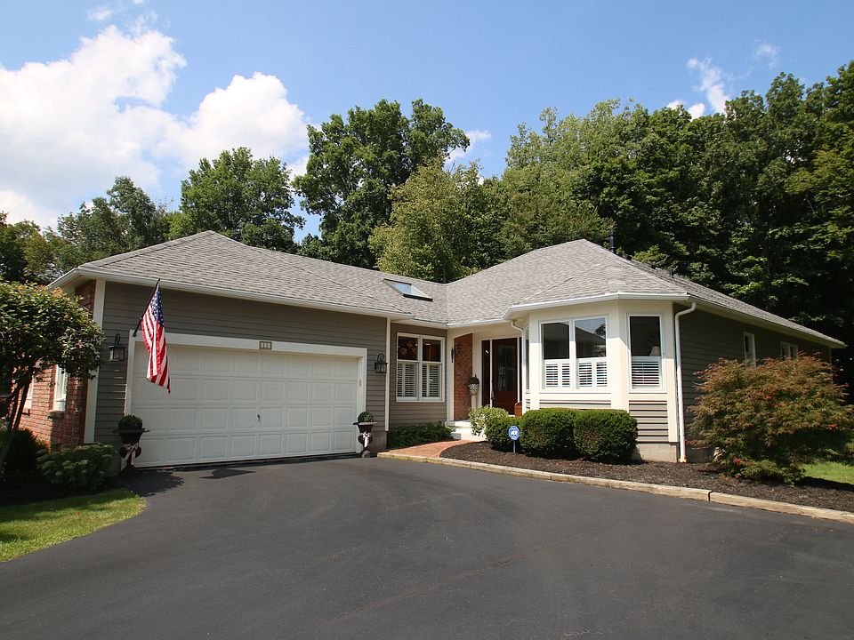 1st image of 11 Hampshire Ln