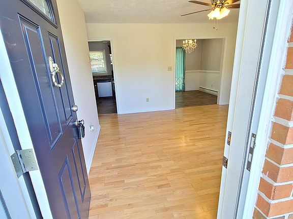 3rd image of 207 Goode Dr
