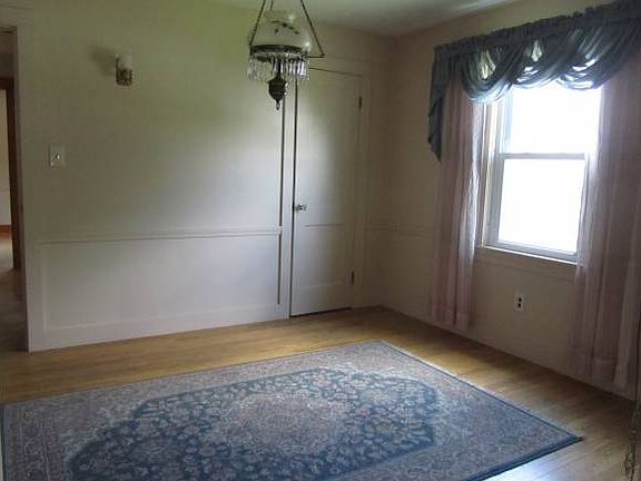 5th image of 4 Sacred Heart Dr