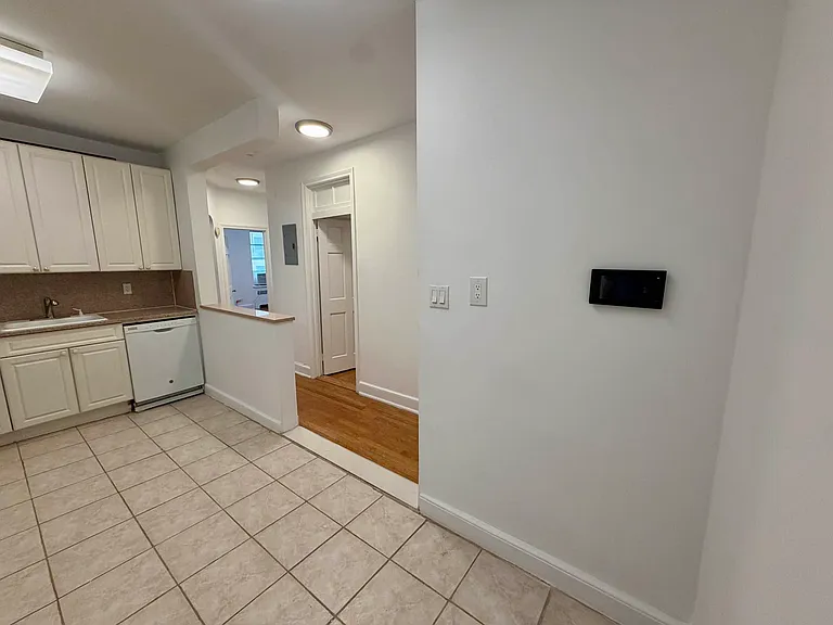428 E 83rd St #4F — Photo 3