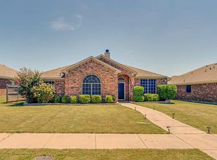 1318 Chapel Creek Dr, Midlothian, TX 76065