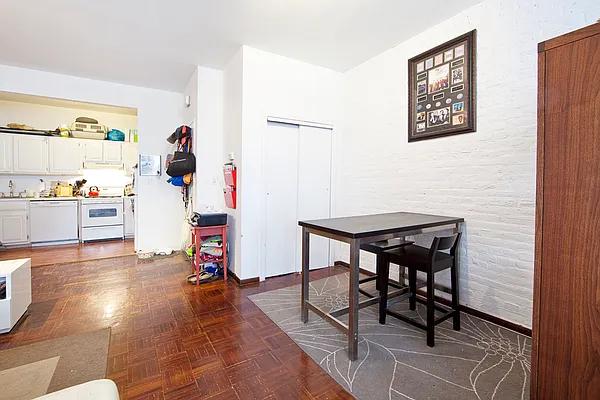 Rented by R New York | media 28