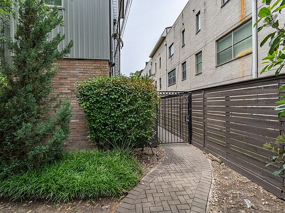 4th image of 6051 Ross Ave #1-130