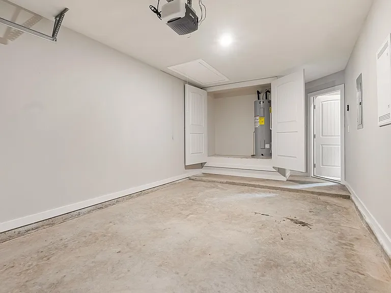 2651 Baron Ave — Photo 32