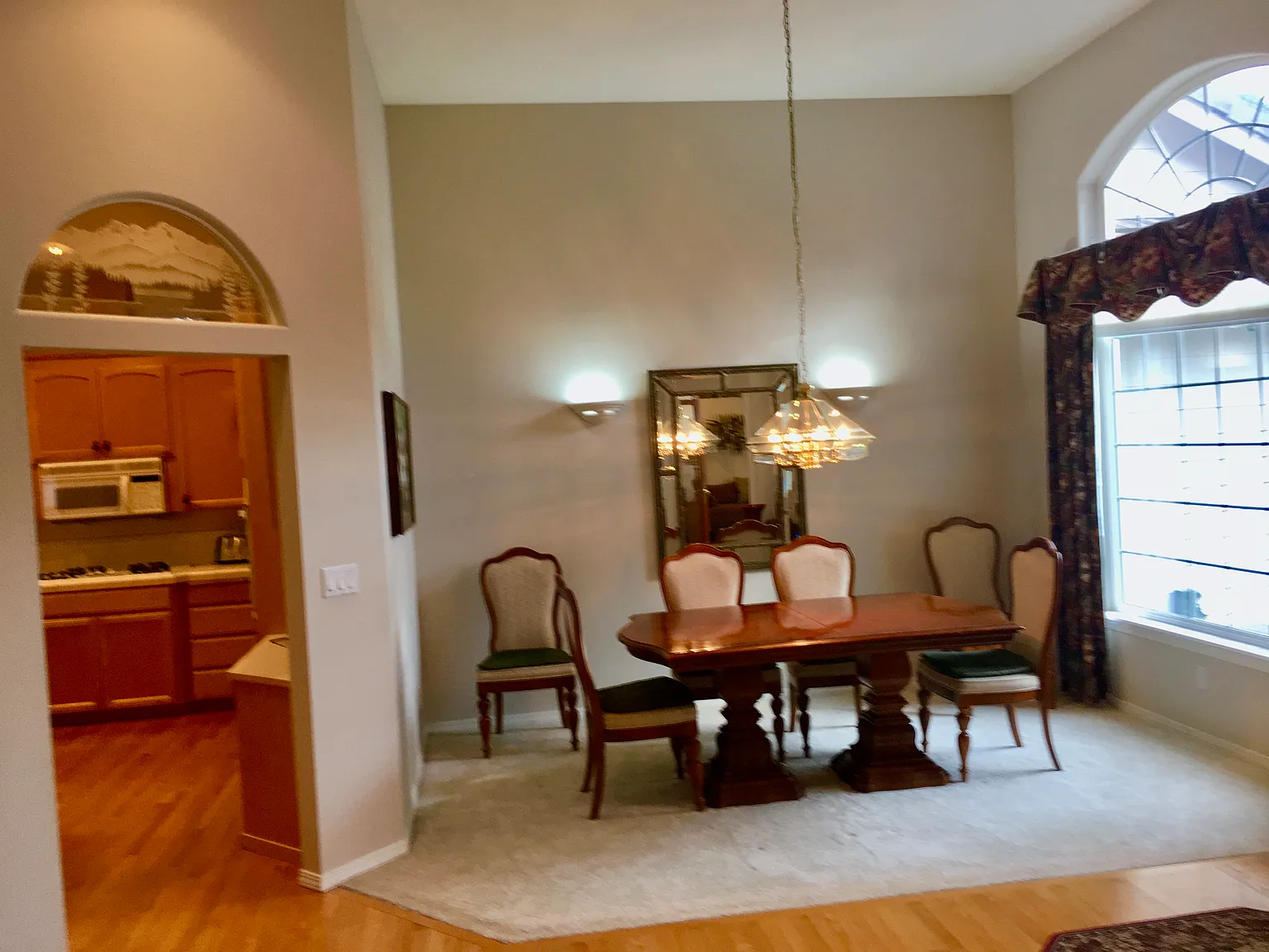 4 bed, 2450 sqft, $5,500 — Photo 3