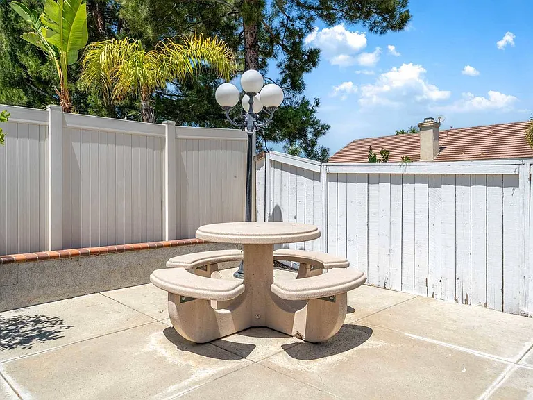 421 Minaret St — Photo 66