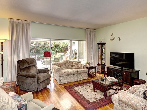 3rd image of 642 Sobrato Ln
