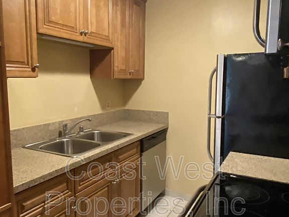 5th image of 4046 Crown Point Dr #2