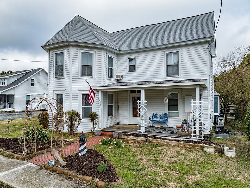 39 Main St, Wachapreague, VA 23480 Zillow