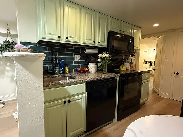 5445 W Berks St — Photo 1