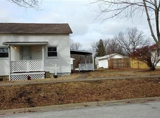 271 Fairfax St, Carlyle, IL 62231