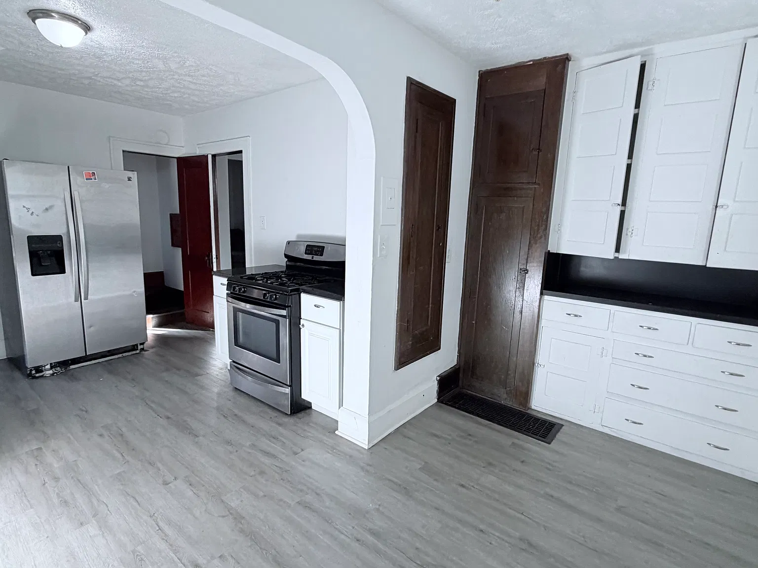 3 bed, 949 sqft, $1,275 — Photo 3
