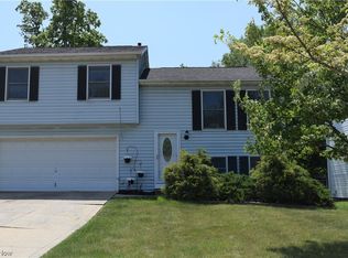 19020 Watercrest Ave, Maple Heights, OH 44137