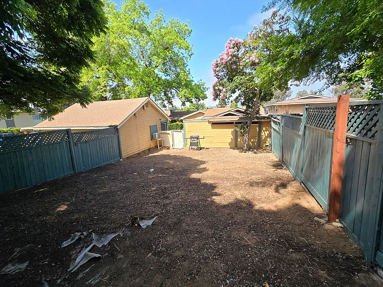 1662 S Juniper St S #C — Photo 21