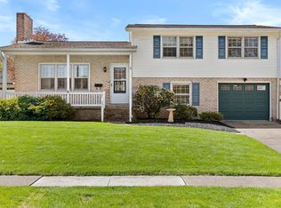 4611 Danbury Rd, Harrisburg, PA 17109