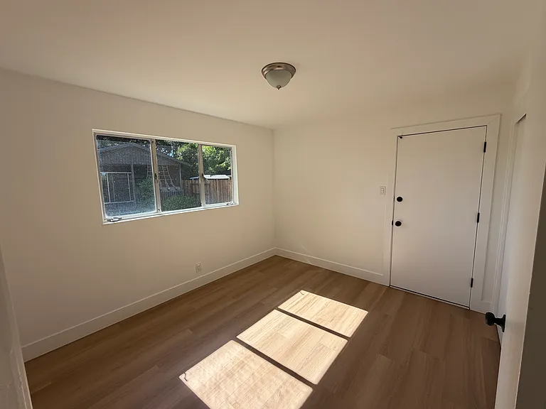315 Hamilton Dr — Photo 8