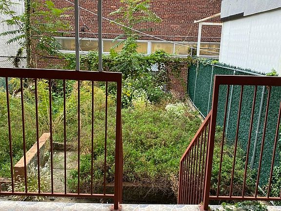 5th image of 1270 42nd St #1