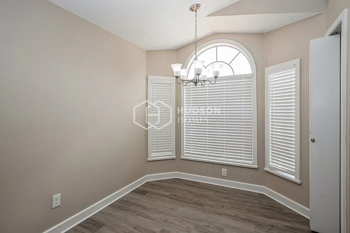 1771 Chatham Cir — Photo 11