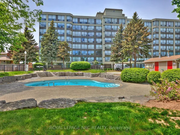 5100 Dorchester Rd #606, Niagara Falls, ON L2E 7H4