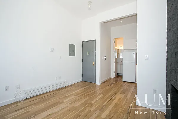 Rented by Zone Corp | media 12