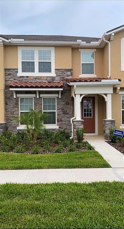 3 bed, 3.0 bath, 1584 sqft, $2,800 — Photo 1